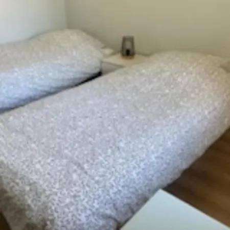 Spacious T3 With Balcony - Close To Town Center *