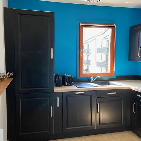 Spacious T3 With Balcony - Close To Town Center טוקה
