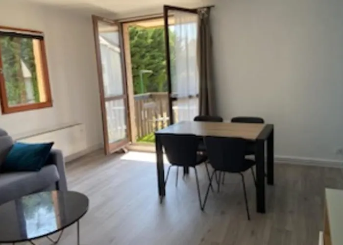 아파트 Spacious T3 With Balcony - Close To Town Center