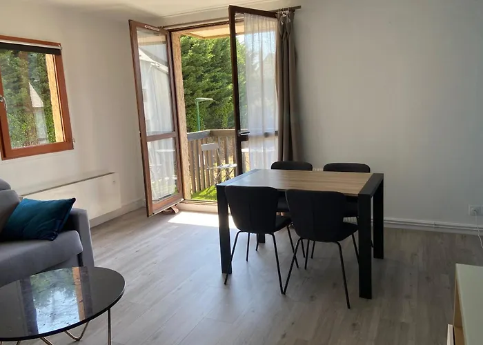 아파트 Spacious T3 With Balcony - Close To Town Center *