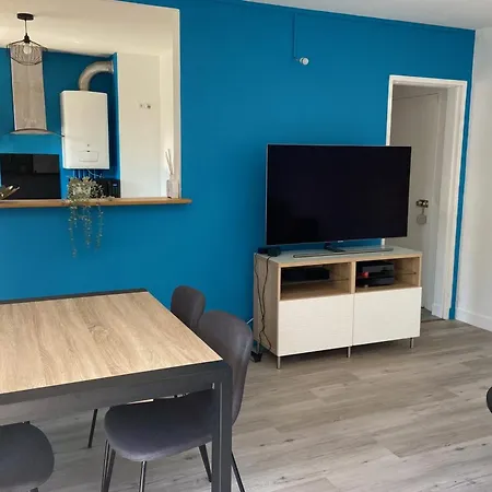 Апартаменты Spacious T3 With Balcony - Close To Town Center *