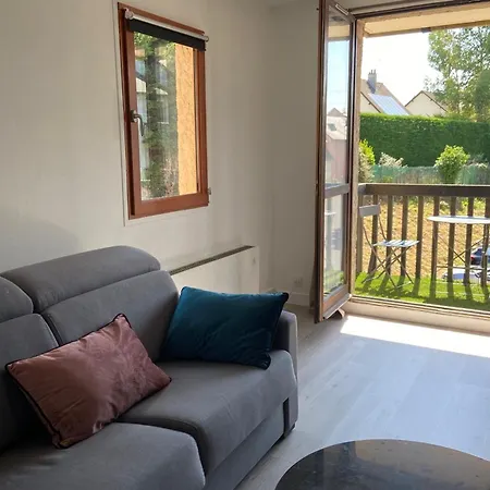 Spacious T3 With Balcony - Close To Town Center Διαμέρισμα