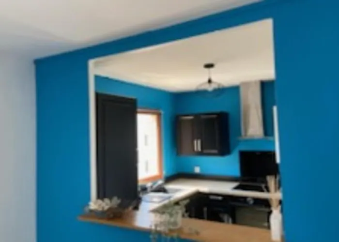 Spacious T3 With Balcony - Close To Town Center * Touques