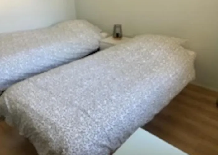 Spacious T3 With Balcony - Close To Town Center *